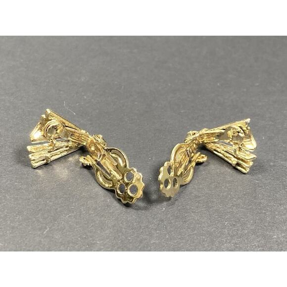 Vintage Mid-Century Gold Tone Floral Starburst Brooch & Clip On Earrings - Picture 16 of 16